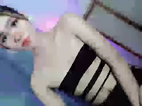Snapshot of Rose_victoria18 chatting on June 16, 11:24 am Rose victoria18 online show from June 16, 11:24 am