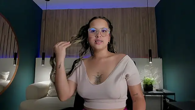 Snapshot of MayaLee_ chatting on May 15, 12:56 pm MayaLee online show from May 15, 12:56 pm