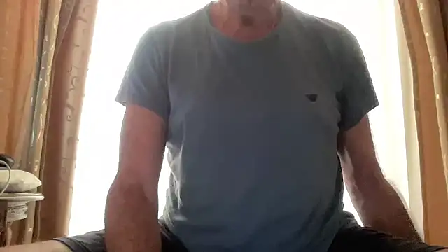 Snapshot of henrybull007 chatting on June 16, 6:16 am henrybull007 online show from June 16, 6:16 am