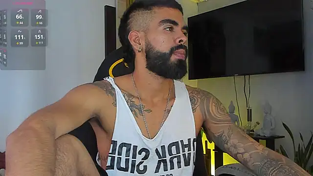 Snapshot of _kameron9811 chatting on June 13, 6:06 pm kameron9811 online show from June 13, 6:06 pm