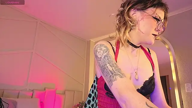 Rossiee huntt online show from April 30, 1:06 pm