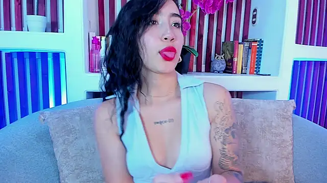Snapshot of AshleyGross_ chatting on May 21, 8:05 pm AshleyGross online show from May 21, 8:05 pm