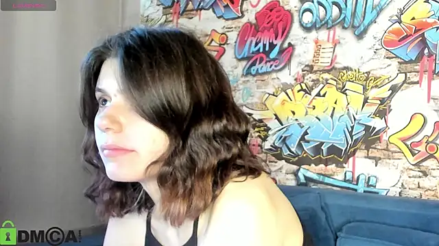 Snapshot of Kira_Be11 chatting on June 11, 1:05 am Kira Be11 online show from June 11, 1:05 am
