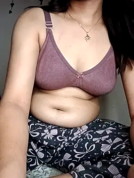 Snapshot of sexy_pritii chatting on June 12, 5:28 am sexy pritii online show from June 12, 5:28 am
