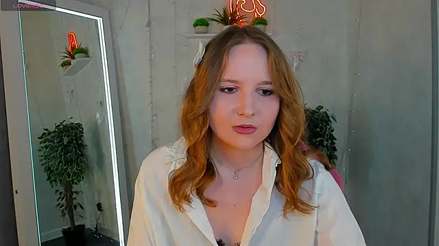 Emmaa Kimm online show from June 11, 1:05 am