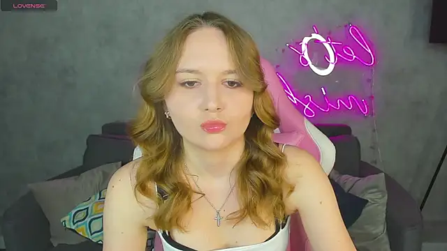 Emmaa Kimm online show from June 21, 12:57 am