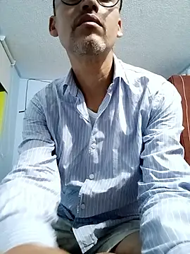 Snapshot of jairo43 chatting on May 6, 10:09 am jairo43 online show from May 6, 10:09 am