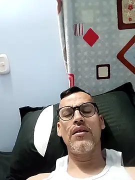 Snapshot of jairo43 chatting on May 8, 2:55 pm jairo43 online show from May 8, 2:55 pm