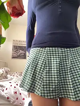 Young Lizzie online show from May 28, 2:47 pm