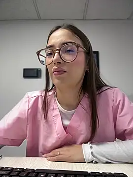 Snapshot of Sweet_Milaa1 chatting on June 18, 6:23 pm Sweet Milaa1 online show from June 18, 6:23 pm