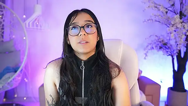 Snapshot of VioletJoness_ chatting on July 30, 11:42 am VioletJoness online show from July 30, 11:42 am