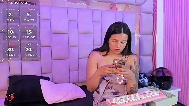 Snapshot of Anal_Temptation chatting on May 28, 1:08 pm Anal Temptation online show from May 28, 1:08 pm