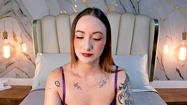 Snapshot of Hannah_Lane chatting on August 3, 12:21 pm Hannah Lane online show from August 3, 12:21 pm