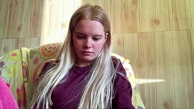 Snapshot of Malinwitch chatting on June 24, 3:11 pm Malinwitch online show from June 24, 3:11 pm