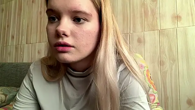 Snapshot of Malinwitch chatting on June 26, 3:27 pm Malinwitch online show from June 26, 3:27 pm