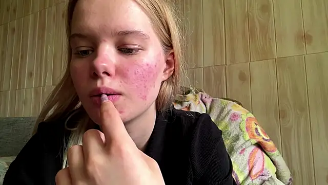 Snapshot of Malinwitch chatting on July 7, 1:48 pm Malinwitch online show from July 7, 1:48 pm