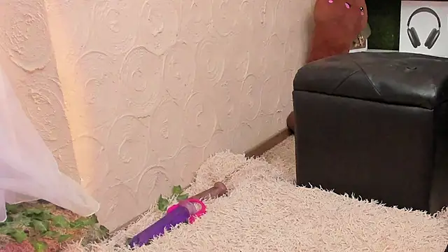 Snapshot of lililiana chatting on May 10, 7:46 am lililiana online show from May 10, 7:46 am