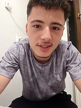 Snapshot of denysio89 chatting on July 16, 9:43 pm denysio89 online show from July 16, 9:43 pm
