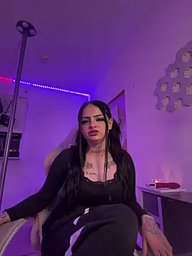 ashleysseite online show from April 29, 5:06 pm