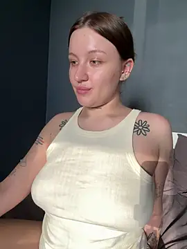 elegant curves online show from May 24, 3:50 pm