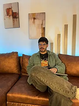 DomBoy  online show from June 22, 7:55 pm