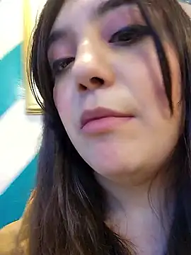 Snapshot of RoxanneDiaz chatting on June 15, 9:39 pm RoxanneDiaz online show from June 15, 9:39 pm