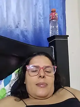 Snapshot of Bella_Morena27 chatting on May 25, 4:07 am Bella Morena27 online show from May 25, 4:07 am
