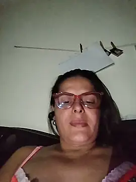 Snapshot of Bella_Morena27 chatting on June 11, 3:37 am Bella Morena27 online show from June 11, 3:37 am