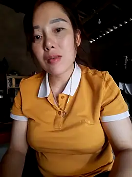 Snapshot of linhkun1 chatting on May 5, 7:27 am linhkun1 online show from May 5, 7:27 am