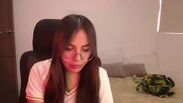 Snapshot of abbyyandmaxx chatting on July 3, 4:02 pm abbyyandmaxx online show from July 3, 4:02 pm