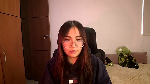Snapshot of abbyyandmaxx chatting on July 9, 8:46 pm abbyyandmaxx online show from July 9, 8:46 pm