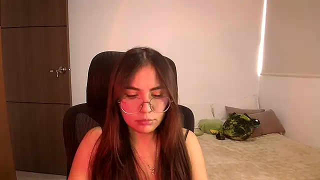 Snapshot of abbyyandmaxx chatting on July 10, 3:36 pm abbyyandmaxx online show from July 10, 3:36 pm