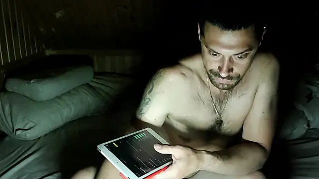 Snapshot of Deniskaaaaa1 chatting on May 25, 10:27 pm Deniskaaaaa1 online show from May 25, 10:27 pm