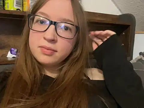 Freaky-Doll online show from May 1, 6:12 pm