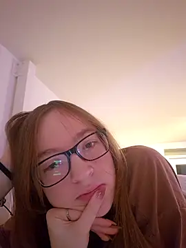 Snapshot of Freaky-Doll chatting on May 14, 10:27 pm Freaky-Doll online show from May 14, 10:27 pm