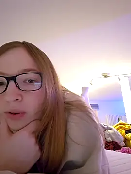 Snapshot of Freaky-Doll chatting on May 17, 9:11 pm Freaky-Doll online show from May 17, 9:11 pm
