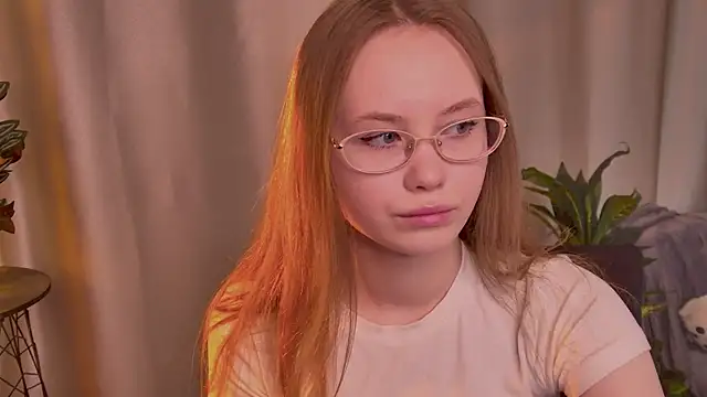 FloraLarsson online show from June 2, 10:28 am