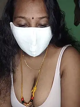 Snapshot of tamil_butterfly chatting on May 31, 9:16 am tamil butterfly online show from May 31, 9:16 am
