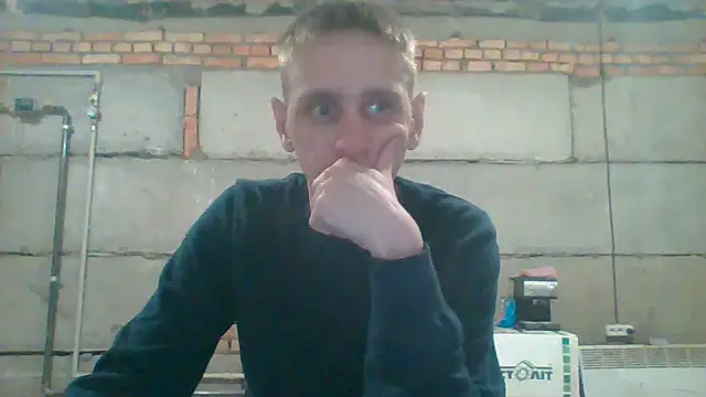 Snapshot of Snayper521 chatting on May 2, 6:24 pm Snayper521 online show from May 2, 6:24 pm