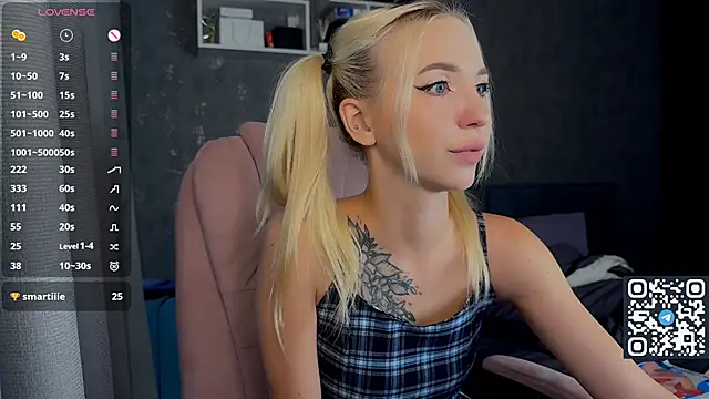 Snapshot of Sabrinkaaa chatting on June 15, 6:43 pm Sabrinkaaa online show from June 15, 6:43 pm