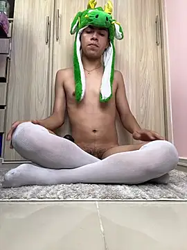 Snapshot of Asher_Young chatting on May 22, 1:35 am Asher Young online show from May 22, 1:35 am
