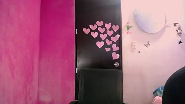 Snapshot of Kiara_tits chatting on April 30, 10:58 pm Kiara tits online show from April 30, 10:58 pm