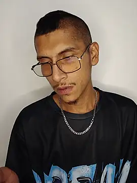 Snapshot of Lil_black009 chatting on July 12, 4:14 am Lil black009 online show from July 12, 4:14 am