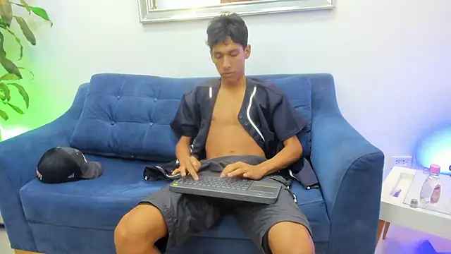 Snapshot of Zane_Belville chatting on May 10, 11:26 am Zane Belville online show from May 10, 11:26 am