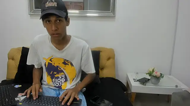 Snapshot of Zane_Belville chatting on June 5, 11:38 am Zane Belville online show from June 5, 11:38 am