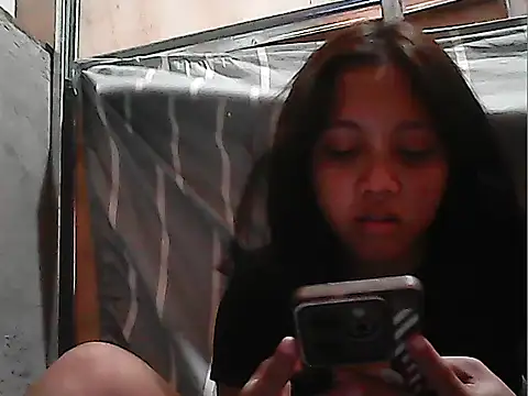 Snapshot of Yours_AsianPinayGirl18 chatting on July 2, 3:23 am Yours AsianPinayGirl18 online show from July 2, 3:23 am