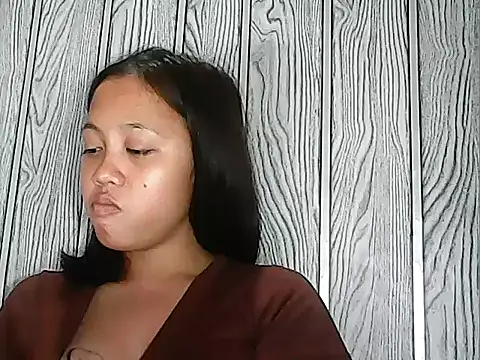 Snapshot of Yours_AsianPinayGirl18 chatting on July 25, 11:13 pm Yours AsianPinayGirl18 online show from July 25, 11:13 pm