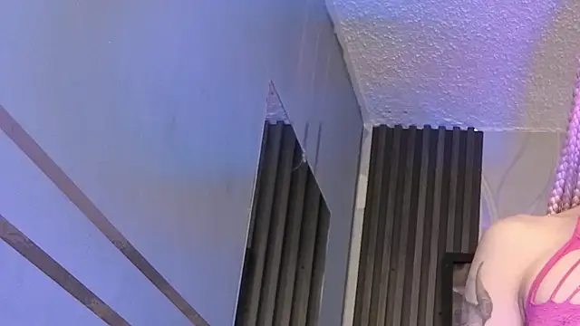 Snapshot of Pinky_doll777 chatting on May 21, 8:27 pm Pinky doll777 online show from May 21, 8:27 pm