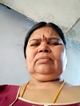 Snapshot of dheepika11 chatting on May 1, 3:33 am dheepika11 online show from May 1, 3:33 am