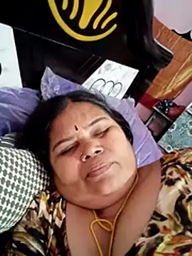 Snapshot of dheepika11 chatting on May 27, 9:06 am dheepika11 online show from May 27, 9:06 am